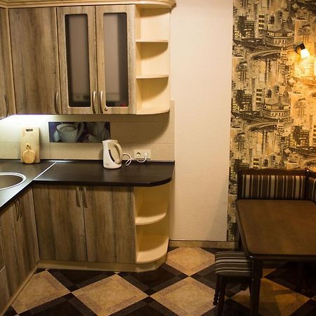 Hostel Q ,15 Хв До Жд Вокзалу 利沃夫 外观 照片