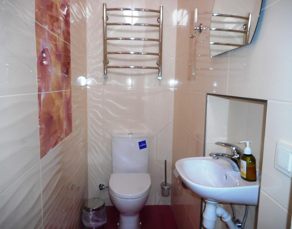 Hostel Q ,15 Хв До Жд Вокзалу 利沃夫 外观 照片