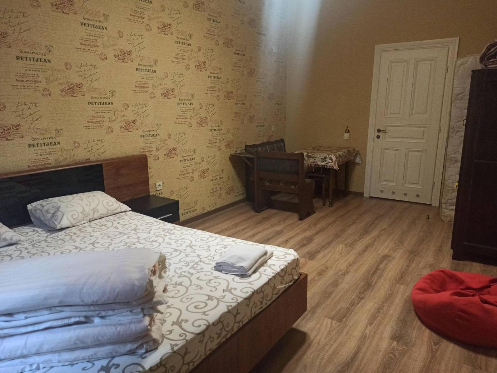 Hostel Q ,15 Хв До Жд Вокзалу 利沃夫 外观 照片