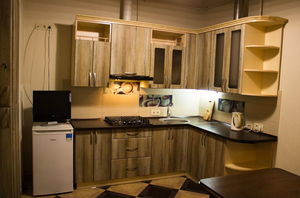 Hostel Q ,15 Хв До Жд Вокзалу 利沃夫 外观 照片