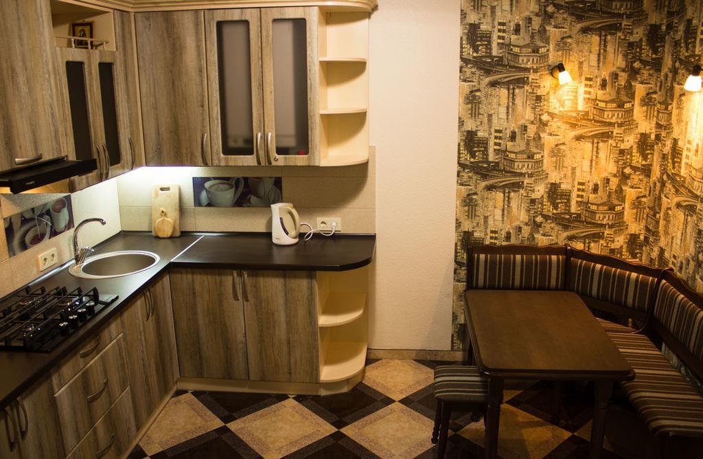 Hostel Q ,15 Хв До Жд Вокзалу 利沃夫 外观 照片