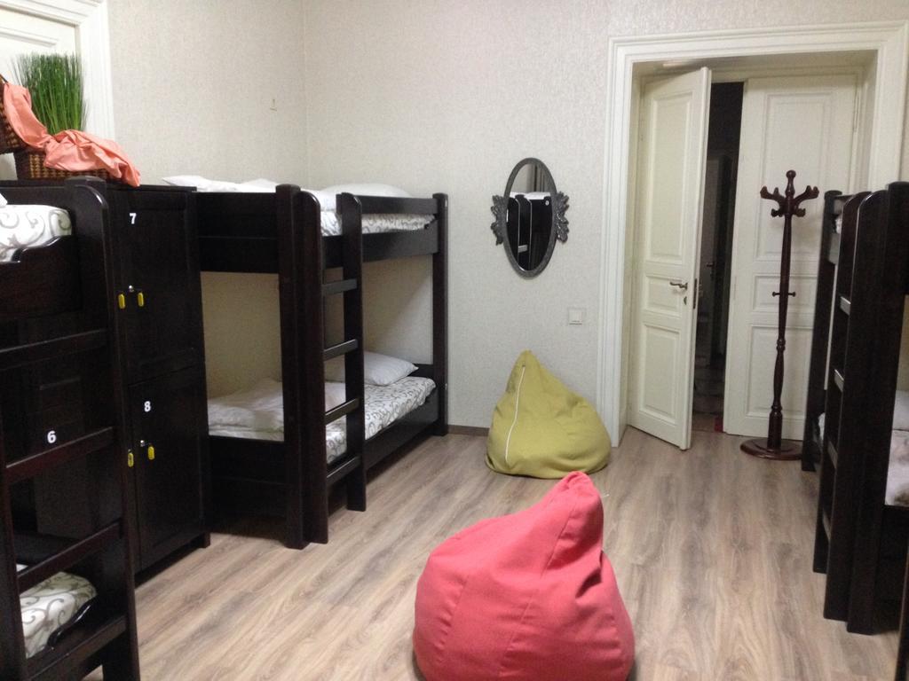 Hostel Q ,15 Хв До Жд Вокзалу 利沃夫 外观 照片