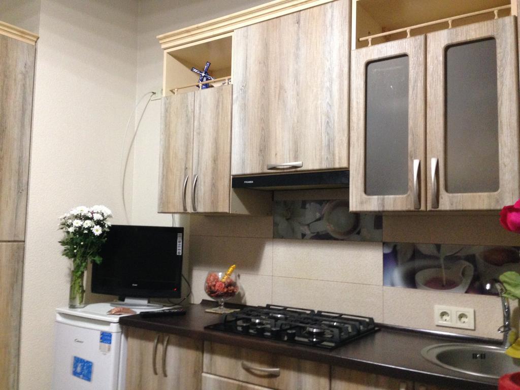 Hostel Q ,15 Хв До Жд Вокзалу 利沃夫 外观 照片