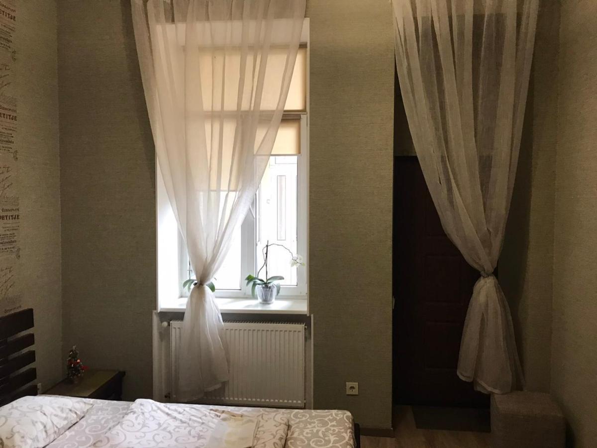 Hostel Q ,15 Хв До Жд Вокзалу 利沃夫 外观 照片